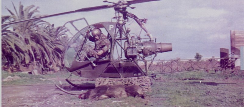 Ferme Jossaud 367 CLRA à Bône: chasse au sanglier en hélicoptère Alouette II en 1962