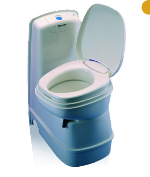 WC CASSETTE: Choisir son camping-car en fonction des WC quil embarque. Le grand classique est bien le THETFORD C 200 dune contenance de 17 litres. La rserve deau est branche sur le circuit deau du vhicule de loisir et fonctionne avec le circuit lectrique. (un tmoin de cassette pleine). 