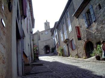 Le beau village mdival de Cordes sur Ciel dans le Tarn