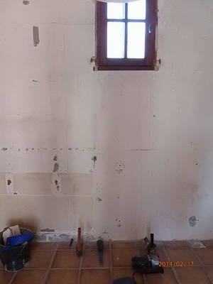 L, il sagit de percer le mur pour supprimer la petite fentre et la  remplacer par la porte fentre un vantail BRICO-Dpot: