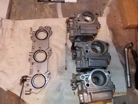 Démontage et remontage de 3 carburateurs KEIHIN YAMAHA