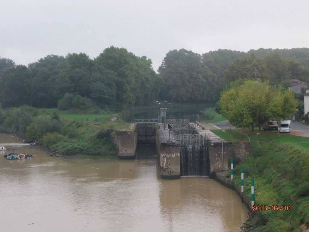 CANAL GARONNE: castet En Dorthe ecluse