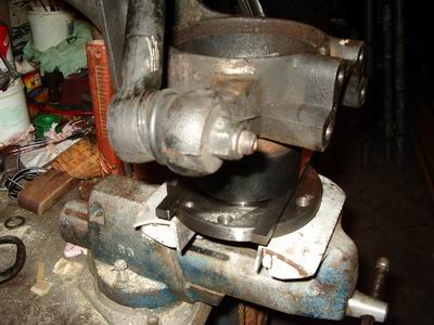 Dmontage FIAT DUCATO: Montage du joint sur le moyeu, puis le roulement conique  rouleaux REF 32010 SKF chauff suivant lquipement disponible adquat: un appareil  induction ou plus simplement une plaque chauffante lectrique, mais avec prcautions!