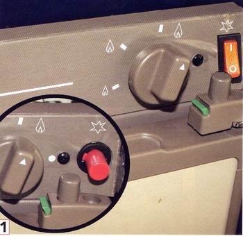 Réfrigérateur: Un allumeur électronique plutôt qu'un pièzo: 1 - On différencie un allumeur piézo d’un modèle électronique par le dispositif d’allumage: le premier étant un bouton-poussoir et le second un interrupteur. Pour faire l’échange, il est nécessaire soit de changer le bandeau, soit de limer l’orifice.