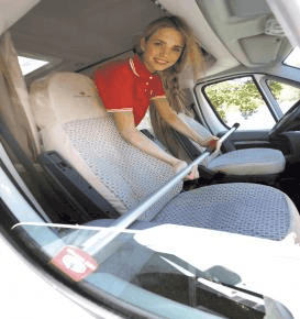 La barre de sécurité Duo safe a été produit pour protéger les portes de la cabine de votre camping-car. Dissuasive, visible de l'extérieur et très facile à poser, cette barre est composé de deux crochets Quick Lock installés à chacune de ses extremités, à glisser derrière les vitres avant pour ... La barre de sécurité Duo safe a été produit pour protéger les portes de la cabine de votre camping-car. Dissuasive, visible de l'extérieur et très facile à poser, cette barre est composé de deux crochets Quick Lock installés à chacune de ses extremités, à glisser derrière les vitres avant pour bloquer depuis l'intérieur les portières de votre camping-car. La barre se transforme immédiatement en une solide protection en qui l'on peut faire confiance. Modèle universel, testé sur Fiat Ducato/Citroën Jumper/Peugeot Boxer et sur la plupart des autres véhicules. 