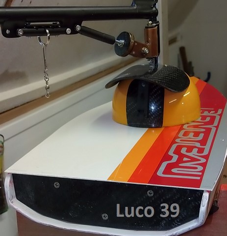 Voilà comment j'apperçois tranquillement devant l'ordinateur, mon "Voilier Rc" LUCO 39 M520 sur ce site Internet: il me permet alors de réfléchir et, modifier ce que je ne vois pas vraiment au "cul" de ma maquette!