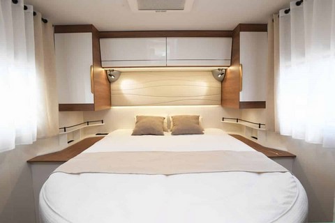 LE MEILLEUR GABARIT POUR UN CAMPING-CAR À LIT CENTRAL: DU COMPACT AU 7,50 M DE LONG 
