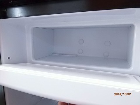 Si le système à absorption est autant plébiscité, c’est avant tout pour son niveau sonore très faible (une caractéristique non négligeable dans un espace confiné tel un camping-car) et pour la possibilité qu’il offre de fonctionner avec plusieurs sources d’énergie ( 12 V, 230 V et gaz, d'où le qualificatif trimixte). 